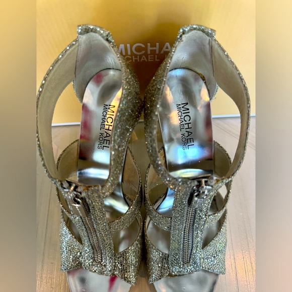 Michael Kors Silver Berkley T-Strap Glitter Party Shoes Size 7.5M - Picture 9 of 9